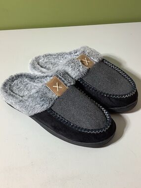 Homitem gray and black plush lined clogs, size 11-12